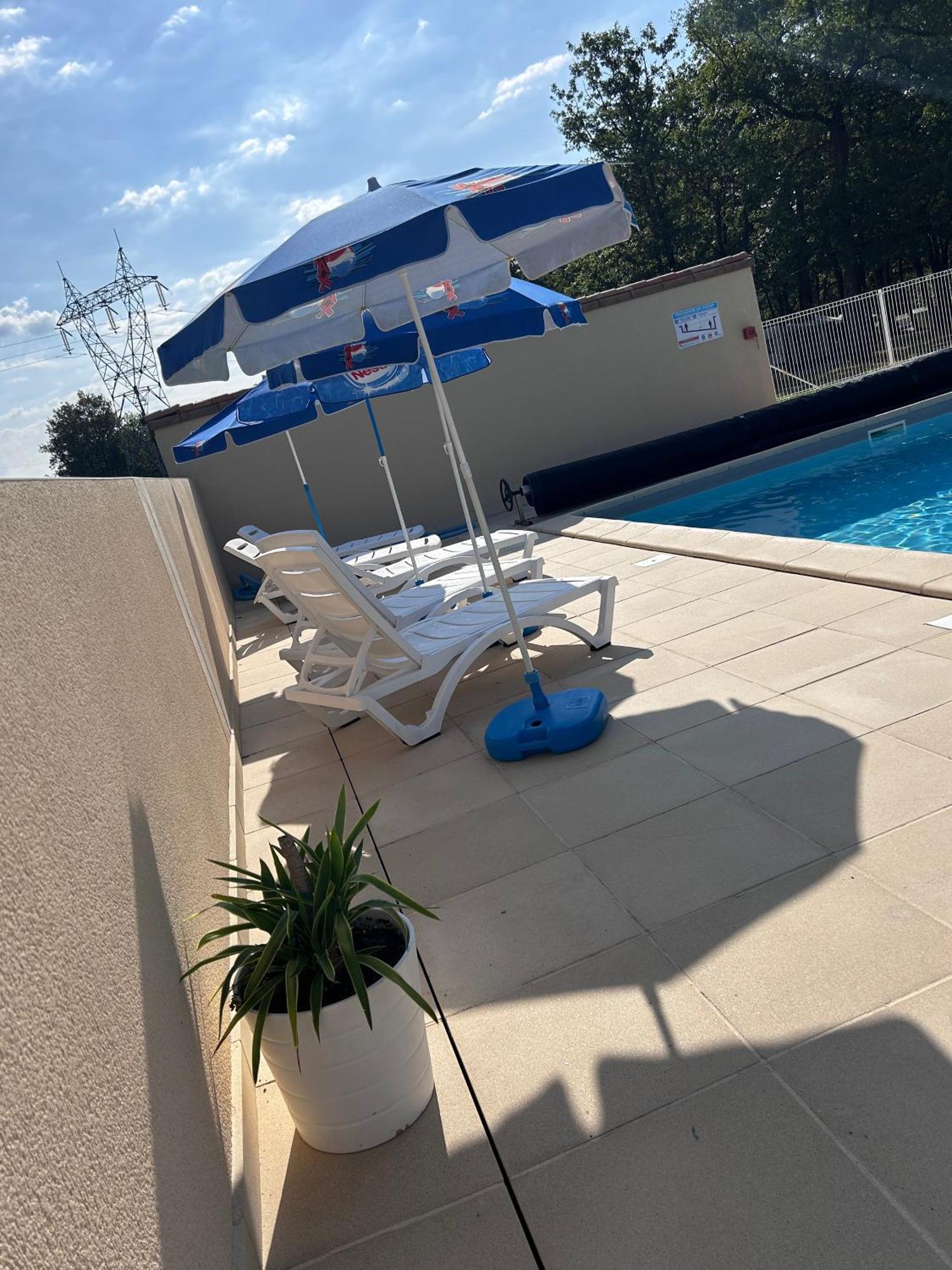 Camping Les Petites Minaudieres Coussay-les-Bois Exteriör bild