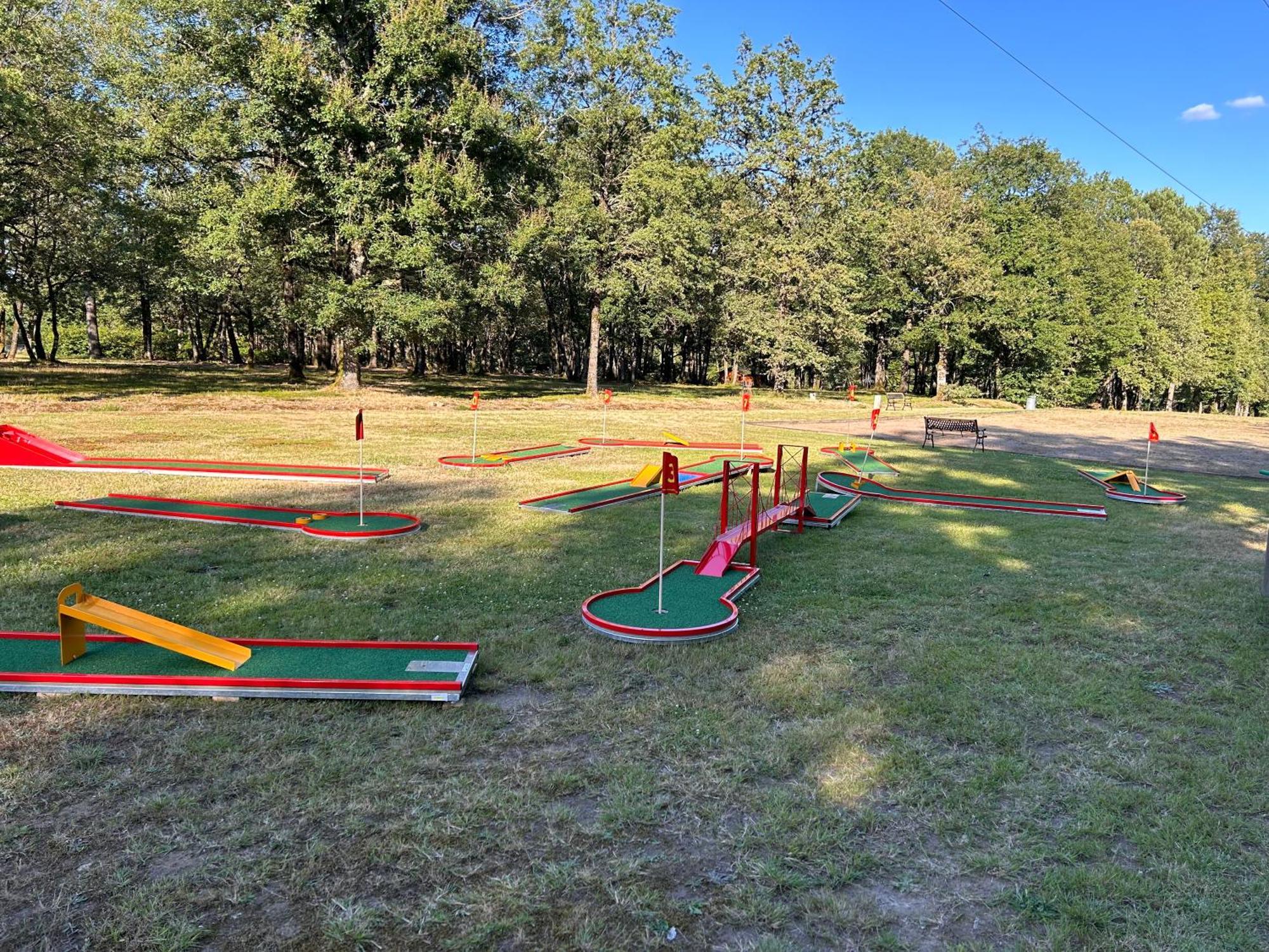 Camping Les Petites Minaudieres Coussay-les-Bois Exteriör bild