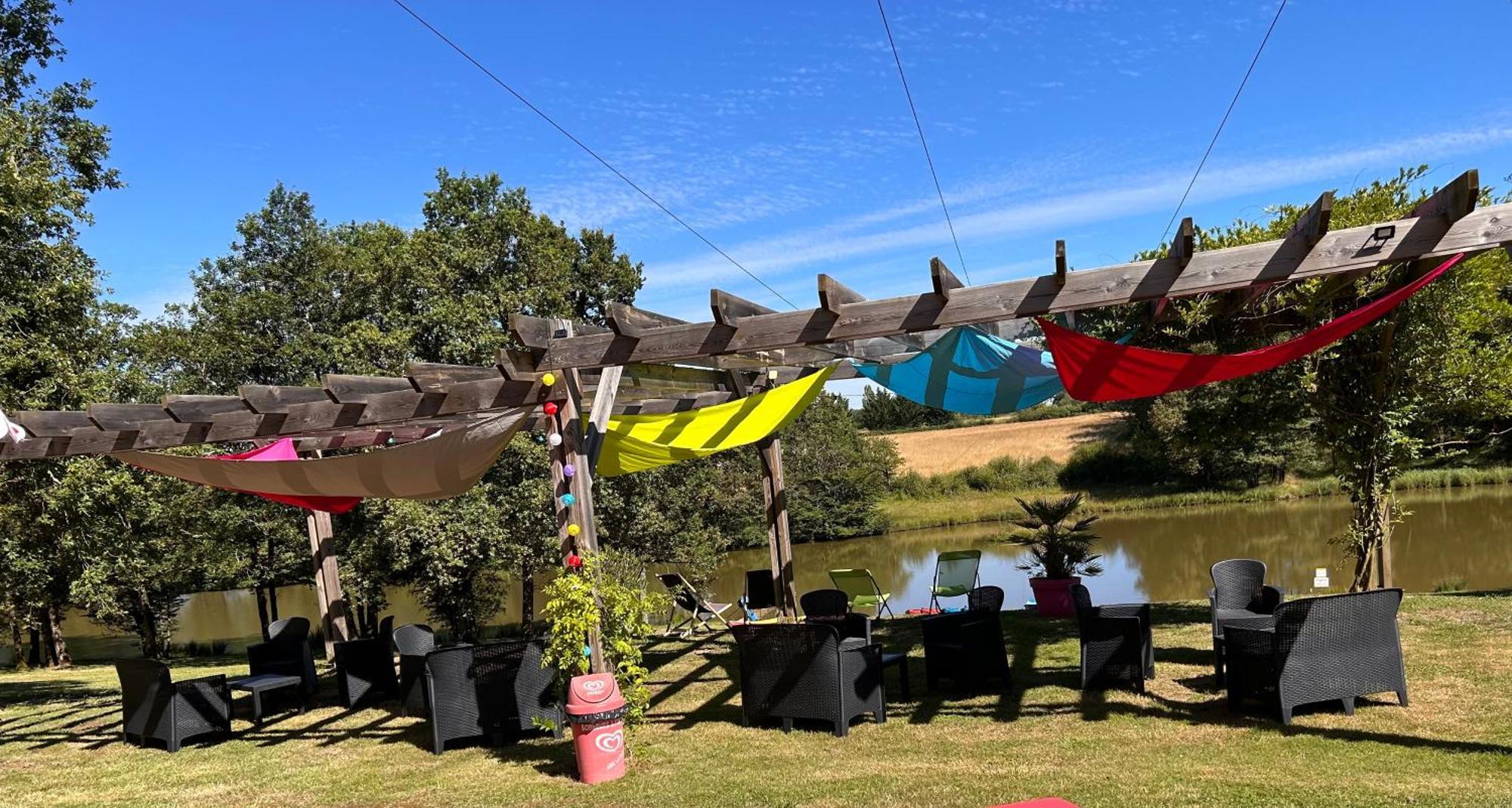 Camping Les Petites Minaudieres Coussay-les-Bois Exteriör bild