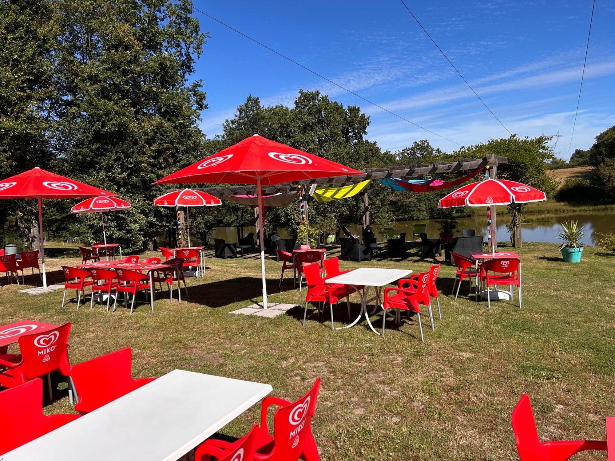 Camping Les Petites Minaudieres Coussay-les-Bois Exteriör bild